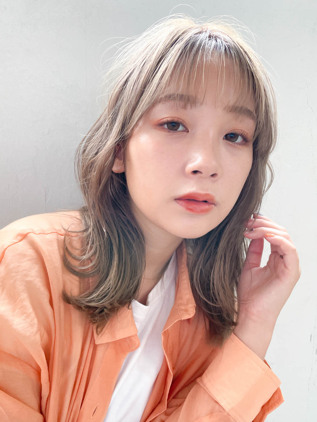 LUMIE 中野島【ルミエ ナカノシマ】のスタイル紹介。ダブルカラー×外ハネミディ