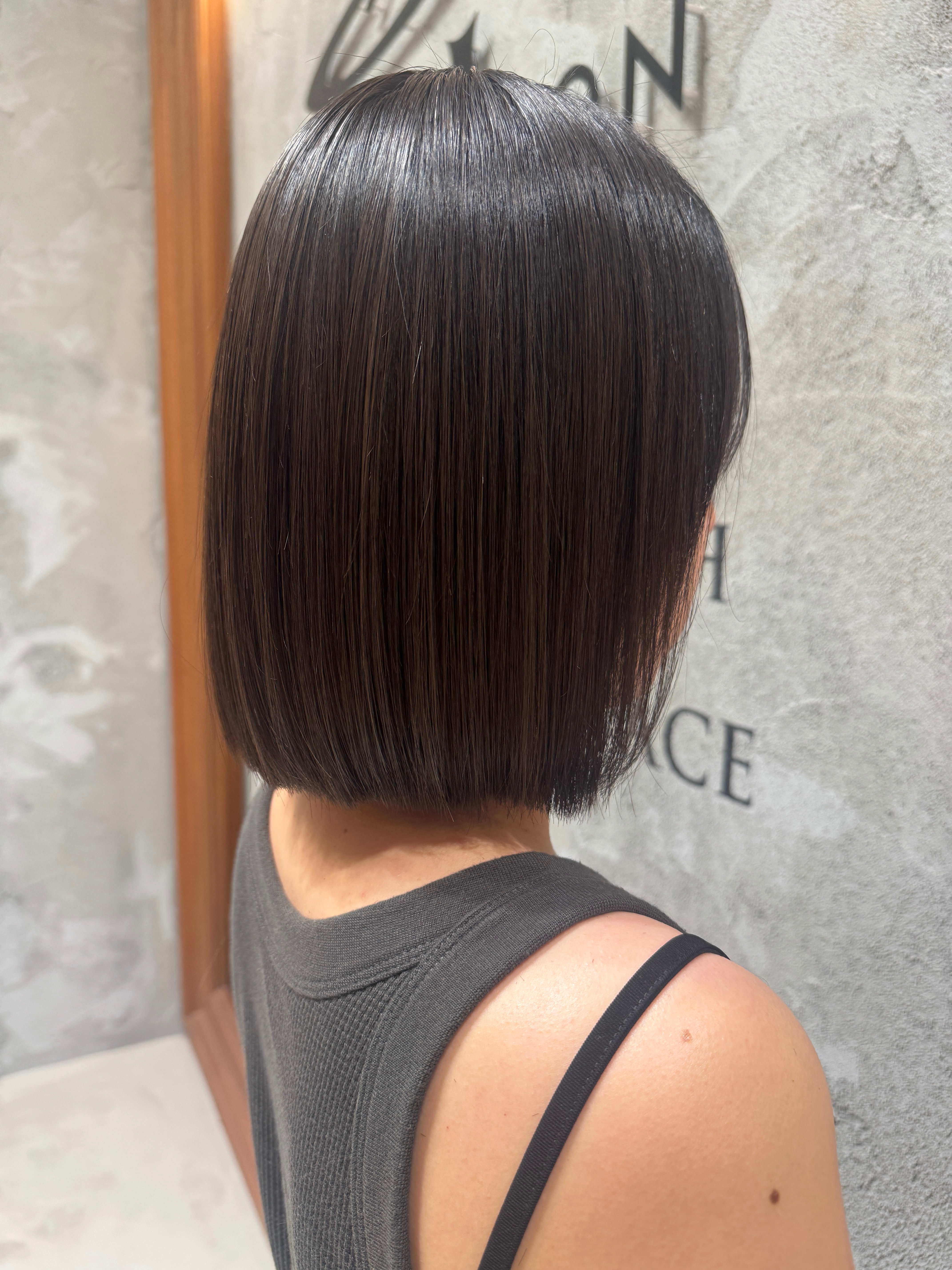 SANKARI イオンモール今治新都市店【サンカリ イオンモールイマバリシントシテン】のスタイル紹介。切りっぱなしボブ