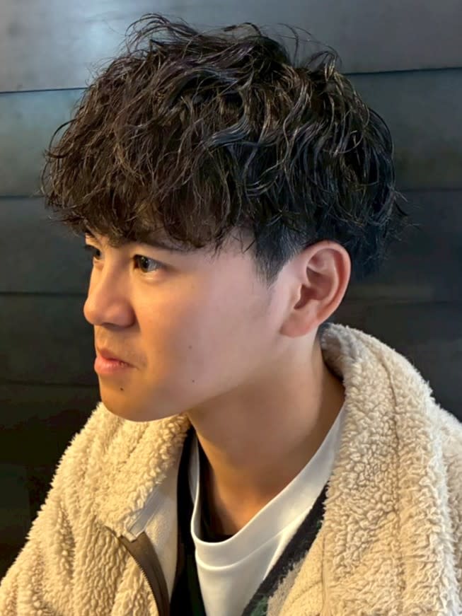 THIS IS BARBER 2nd【ディスイズバーバーセカンド】のスタイル紹介。ツイスパ ツーブロックマッシュ メンズパーマ 束感20代