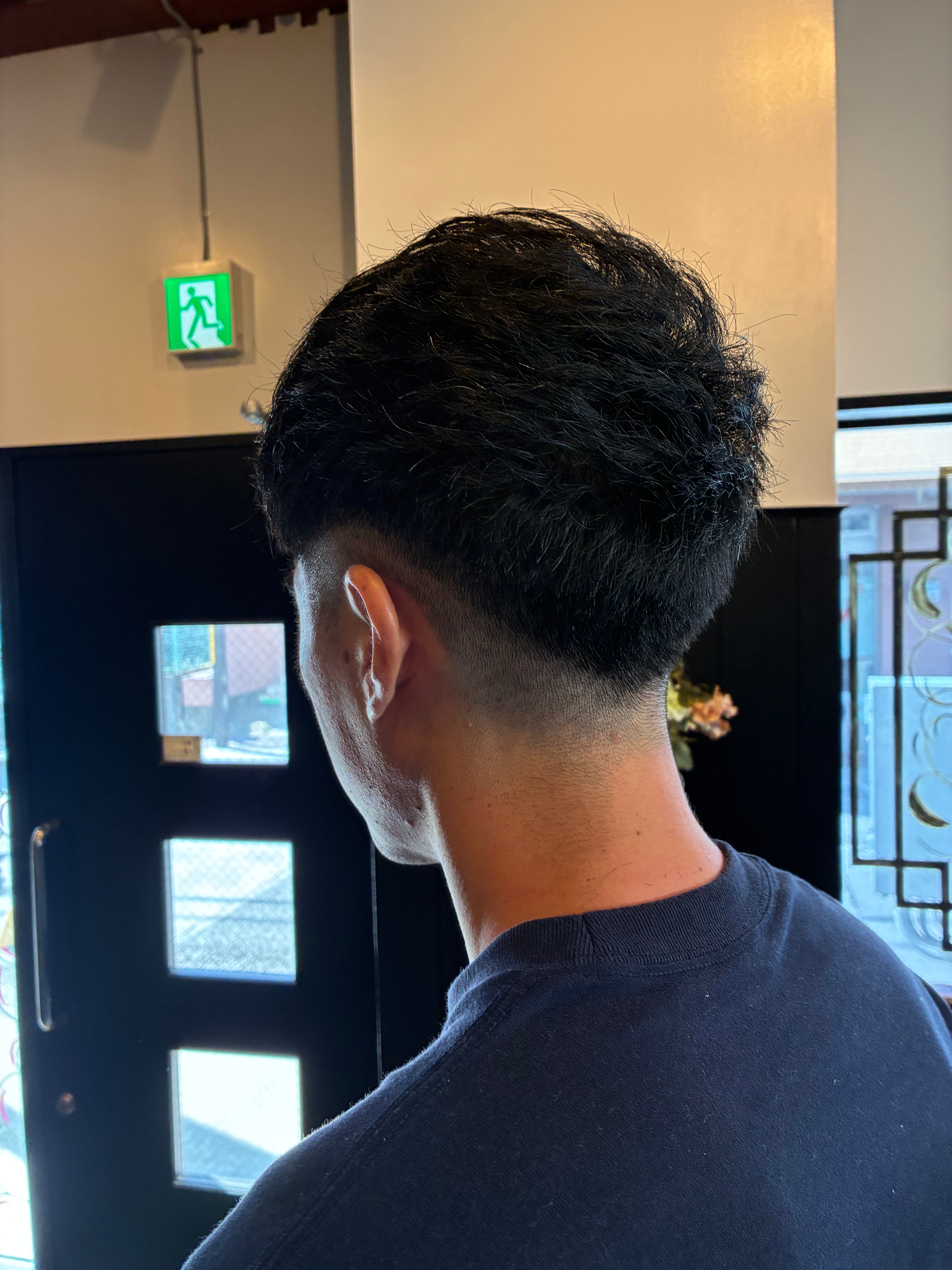 VINYL杉田美容室バイナル【バイナルスギタビヨウシツ】のスタイル紹介。ローフェードスタイル