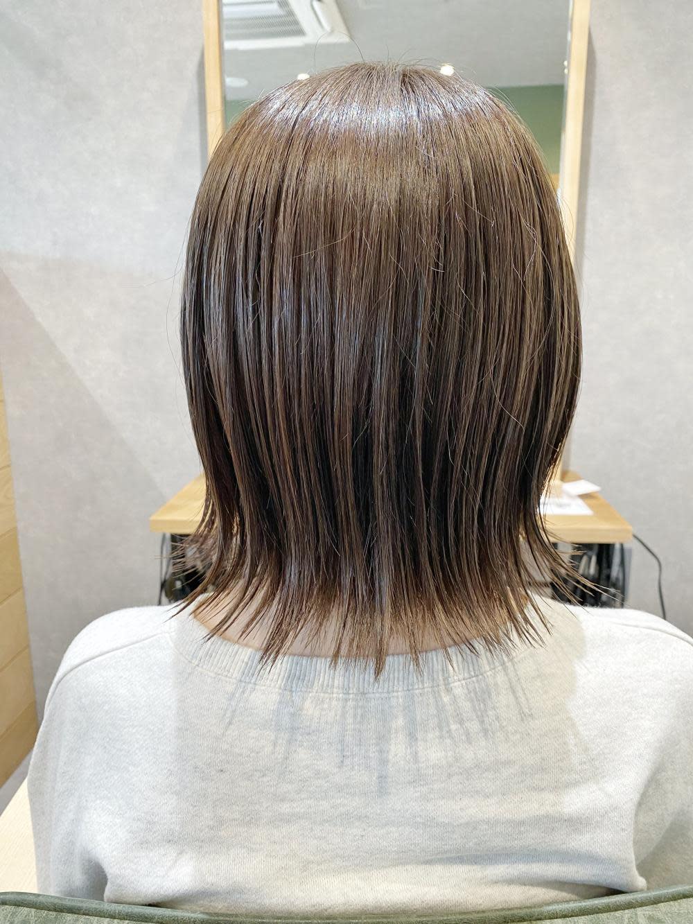 半個室型美容室 Sourire 新宮店【ハンコシツガタビヨウシツ スーリール シングウテン】のスタイル紹介。結べる外ハネスタイル