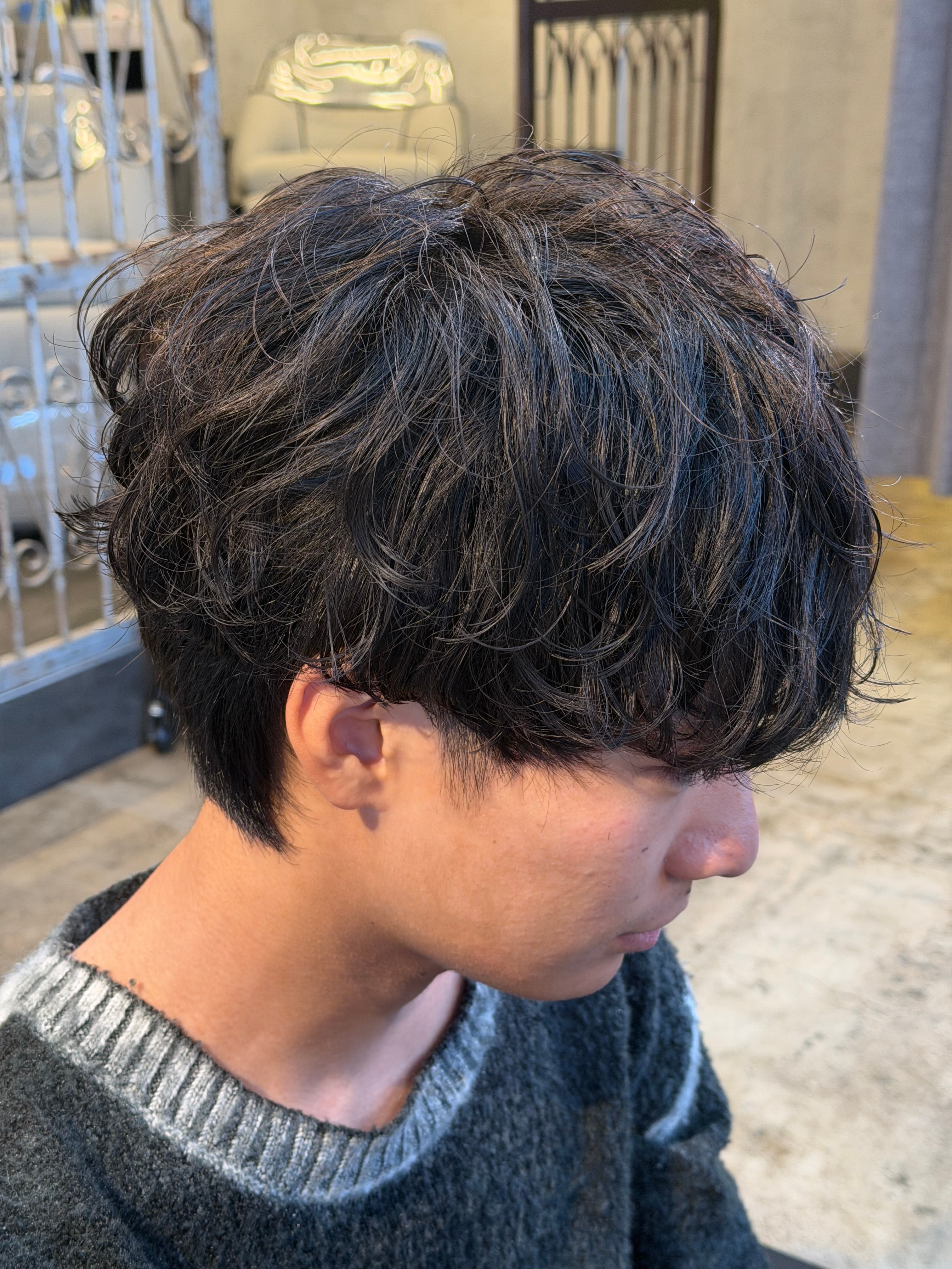 ROOO MEN【ルーメン】【ルーメン】のスタイル紹介。メンズカットマッシュツーブロックスパイラルシャドウパーマ