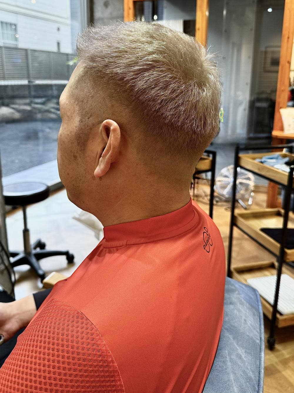 L U X I S ［本店］【ラグシス ホンテン】のスタイル紹介。ミルクティーグレージュ【立川/メンズ】