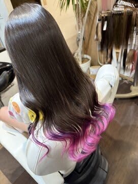 6Dエクステ J＆B【シックスディーエクステ ジェイアンドビー】のスタイル紹介。【専門店】ブリーチなしで黒髪毛先インナーピンクカラースタイル
