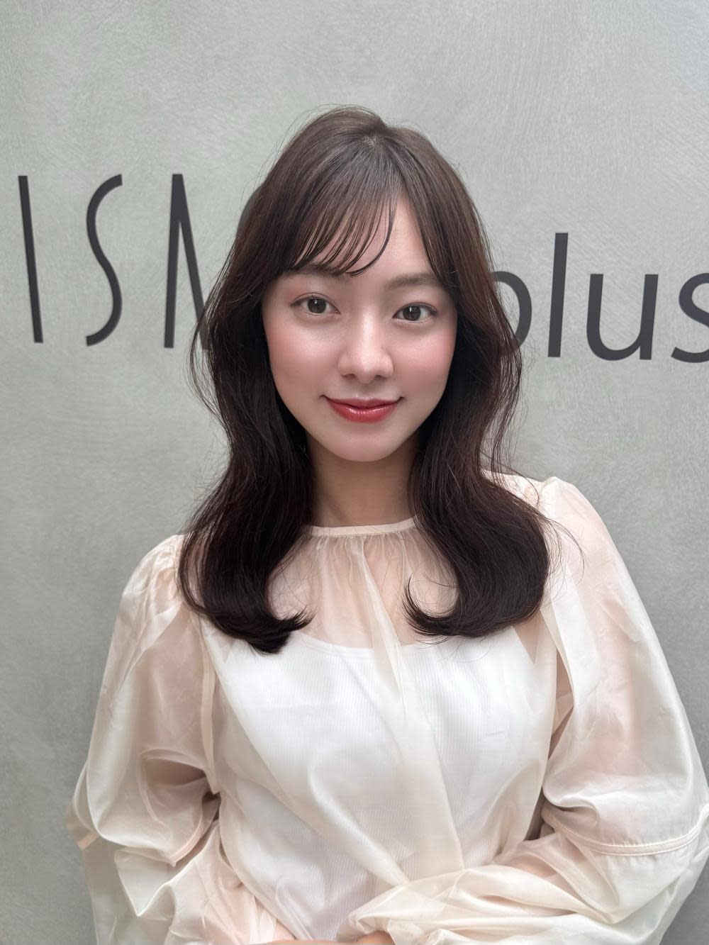 VISAGE plus【ヴィサージュ プラス】【ヴィサージュ プラス】のスタイル紹介。動きのあるくびれヘア♪