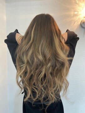 6Dエクステ J＆B【シックスディーエクステ ジェイアンドビー】のスタイル紹介。【専門店】大人可愛い艶感ハイライトバレイヤージュ6Dエクステ