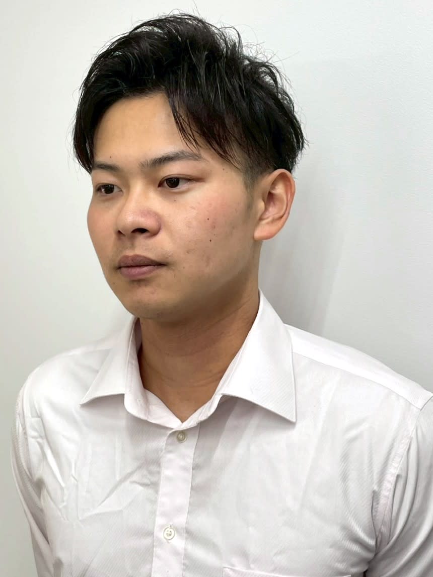 MENS SALON RUGGED 大野城店【メンズサロンラギッドオオノジョウテン】のスタイル紹介。アップバング ニュアンスパーマ 黒髪ショート ツーブロック