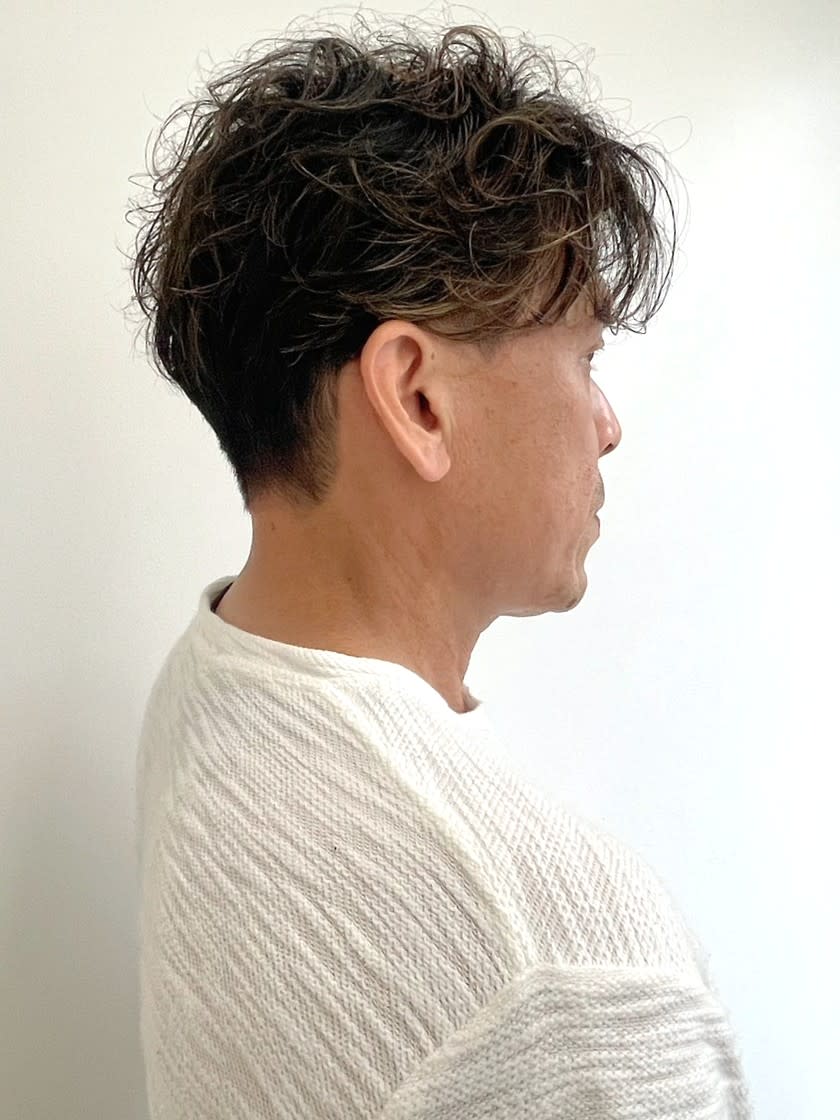 MENS SALON RUGGED 大野城店【メンズサロンラギッドオオノジョウテン】のスタイル紹介。メンズパーマ ハイライト ニュアンスパーマ 白髪ぼかし