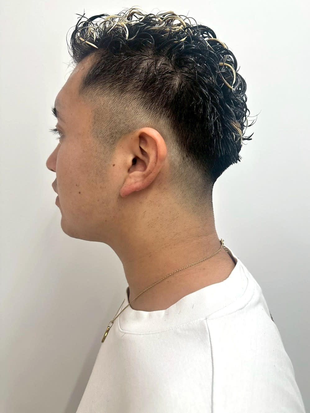 MENS SALON RUGGED 大野城店【メンズサロンラギッドオオノジョウテン】のスタイル紹介。ショートパーマ メッシュ 濡れパン フェードカット バーバー