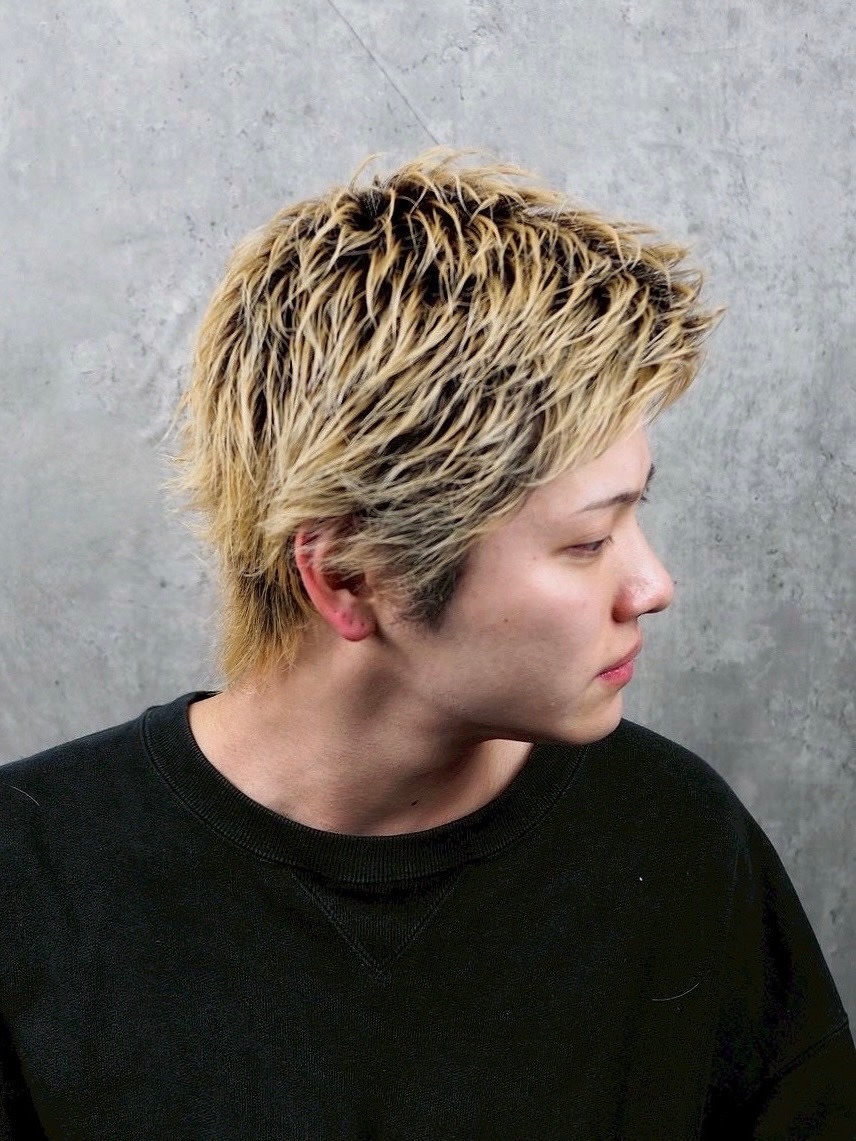 ヒロ銀座ヘアーサロン 五反田店【ヒロギンザヘアーサロンゴタンダテン】のスタイル紹介。ハイトーン/ハイトーンショート〈理容室〉