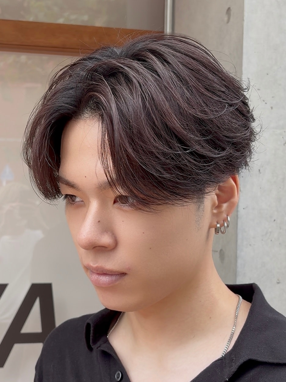 FLAVA Men's hair メンズサロン吉祥寺【フレイバ メンズヘア】【フレイバ メンズヘア】のスタイル紹介。フェザーセンターパート　ニュアンスパーマ　毛流れパーマ
