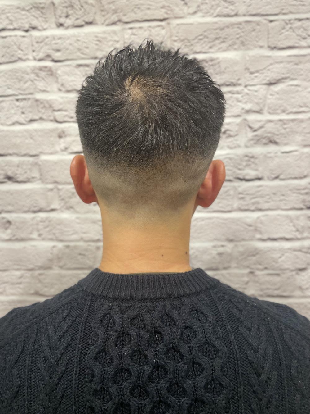 グレイスフルバーバー プラチナム【グレイスフルバーバー プラチナム】のスタイル紹介。スキンフェードソフトモヒカンビジネスショート