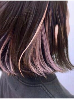 True Trust 和戸店【トゥルートラスト ワドテン】のスタイル紹介。おしゃれ大人のインナーカラー イヤリングカラー ピンクパープ