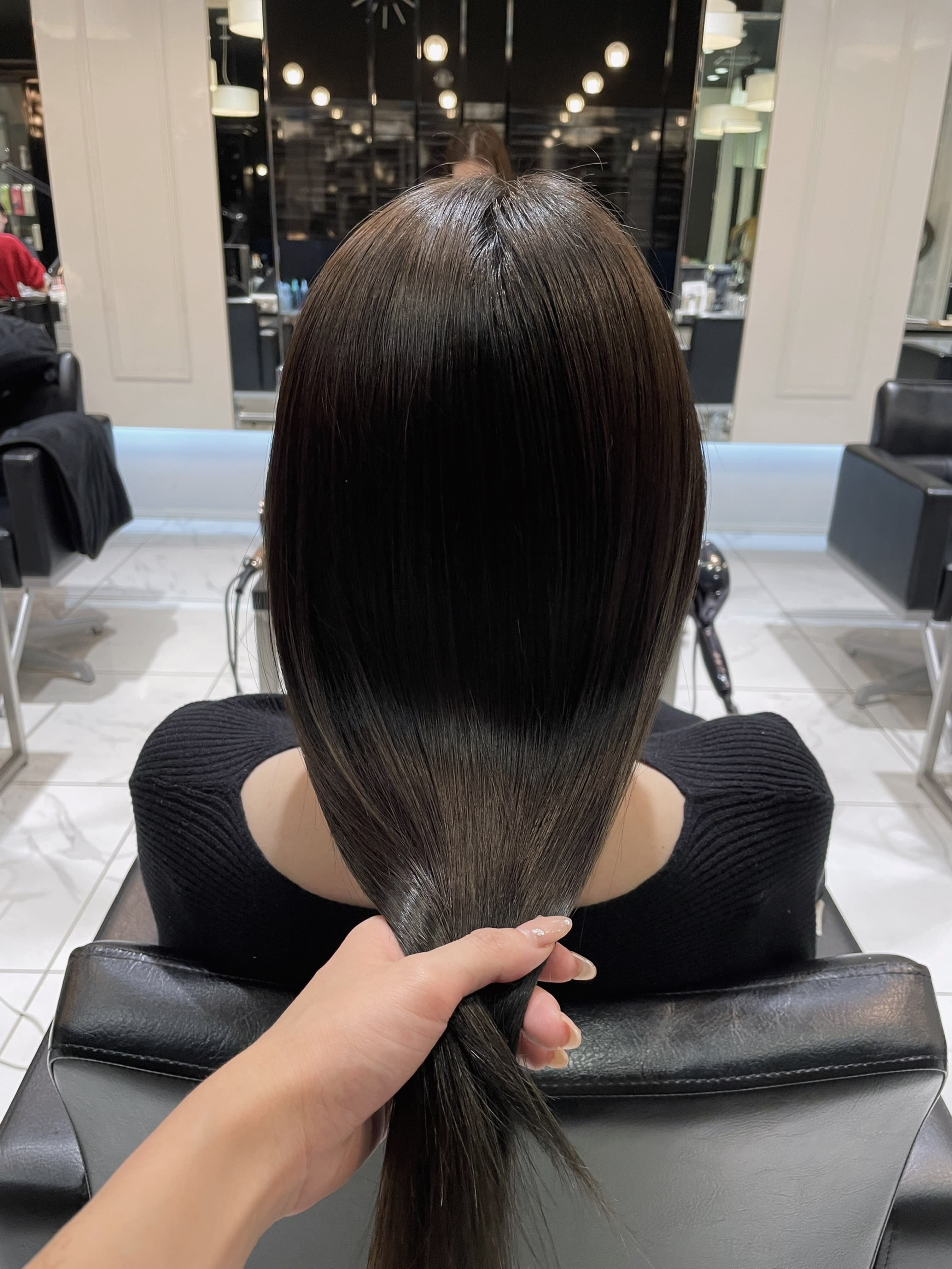 SANKARI 船木店【サンカリ フナキテン】のスタイル紹介。【ブリーチなしで叶う透明感大人グレージュ】