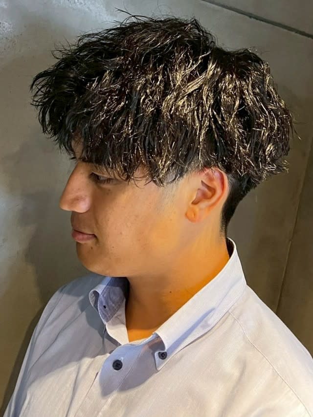 THIS IS BARBER【ディス イズ バーバー】のスタイル紹介。ツイストスパイラルパーマ メンズショート ツーブロック