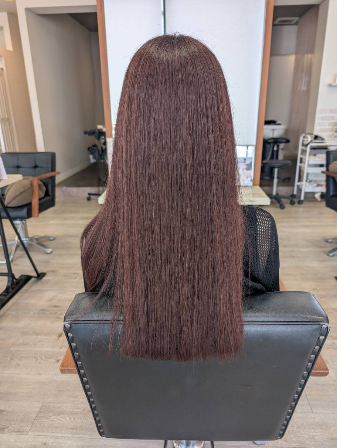 美容室chichi廿日市【ビヨウシツチチハツカイチ】のスタイル紹介。艶ストレートヘア