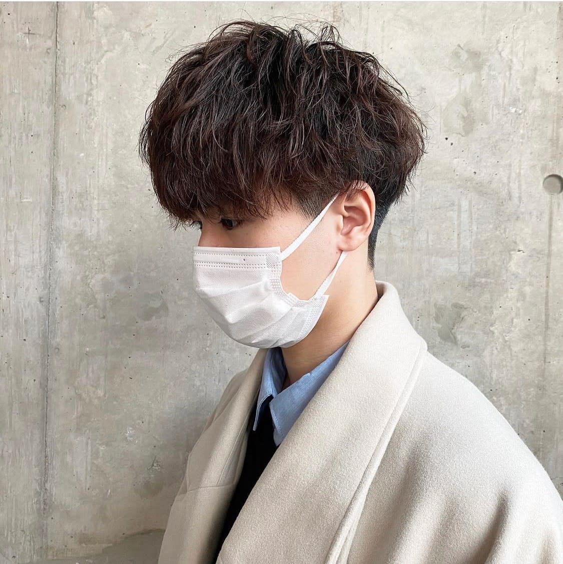 BLUCK Men's hair 渋谷【ブラック メンズヘア シブヤ】【ブラックメンズヘア シブヤ】のスタイル紹介。ニュアンスフェザー渋谷駅/学割U24/メンズサロン/フェザー