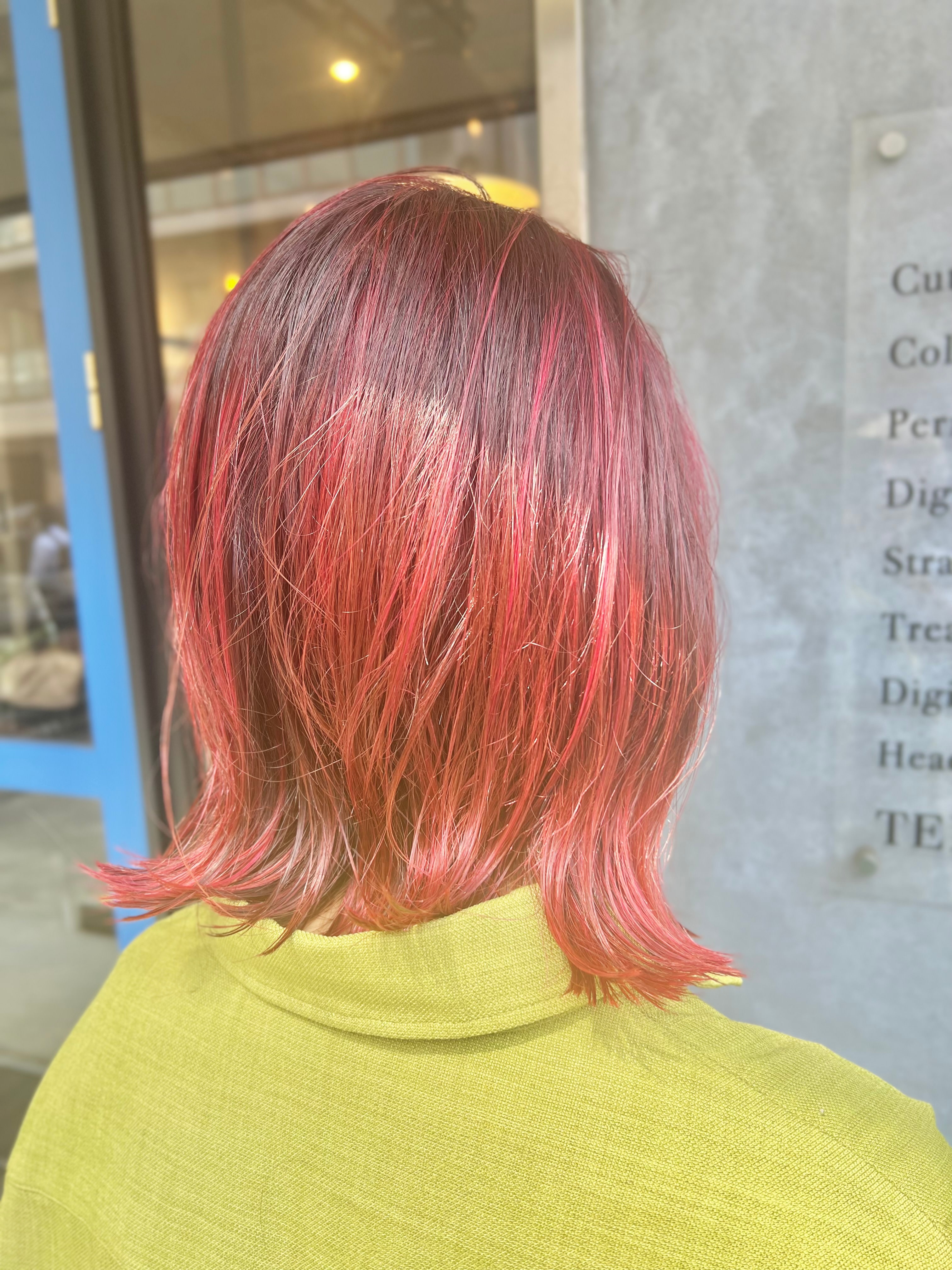 BUZZIot/h【バジオットエイチ】のスタイル紹介。ピンクチェリーレッド