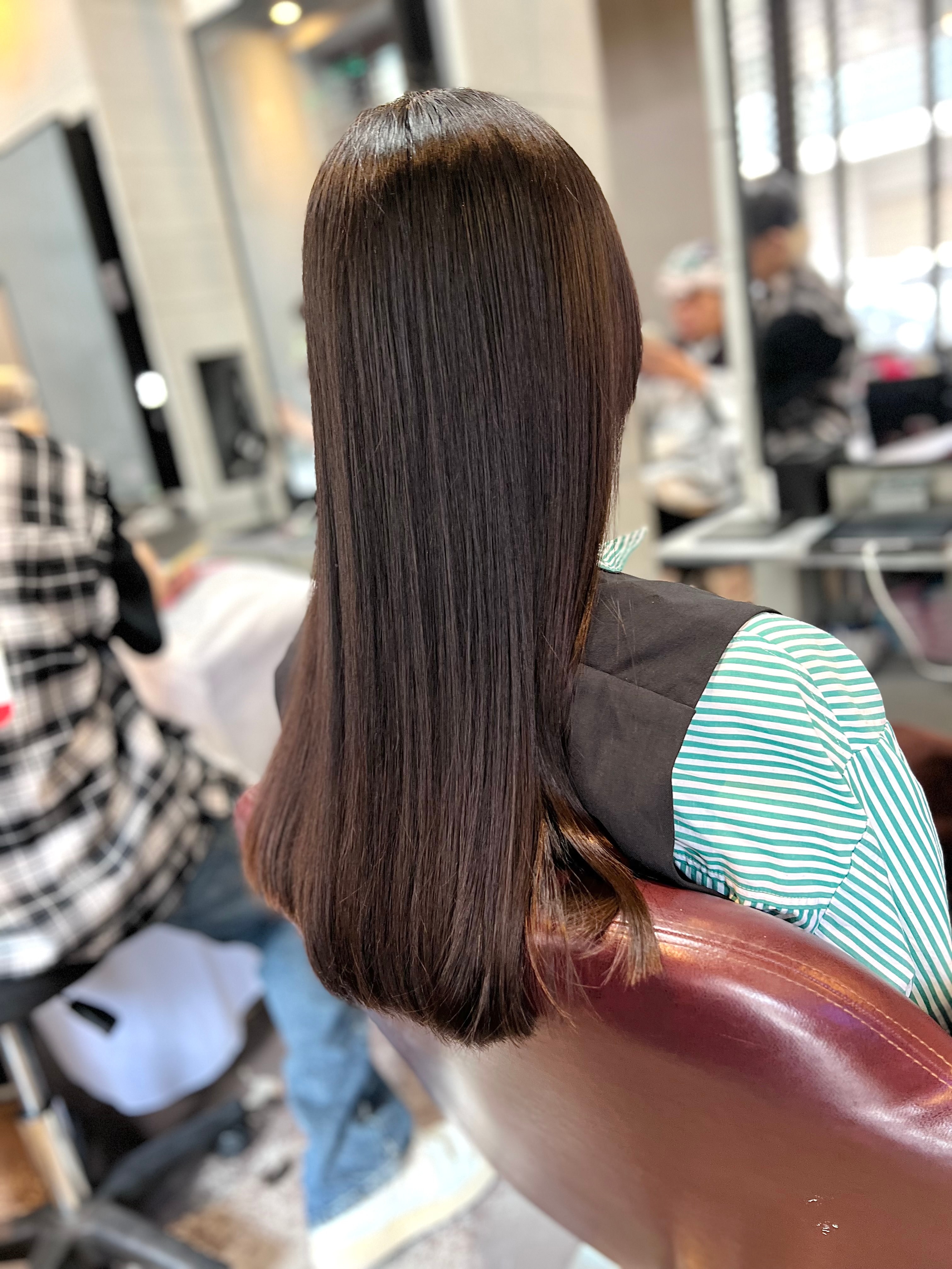 BUZZIot/h【バジオットエイチ】のスタイル紹介。感動のツヤ　極上髪質改善ストレート×美髪ロング