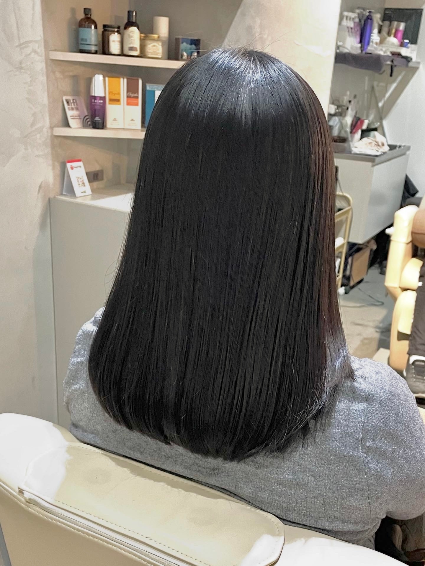 joie 銀座【ジョワ】【ジョワ ギンザ】のスタイル紹介。ミディアムローレイヤー/黒髪