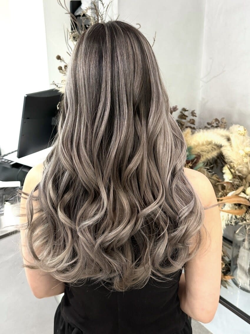 SEVENTH HEAVEN【セブンスヘブン】【セブンスヘブン】のスタイル紹介。外国人風バレイヤージュ