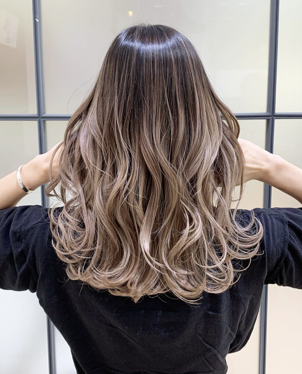 SEVENTH HEAVEN【セブンスヘブン】【セブンスヘブン】のスタイル紹介。白髪ぼかしバレイヤージュ