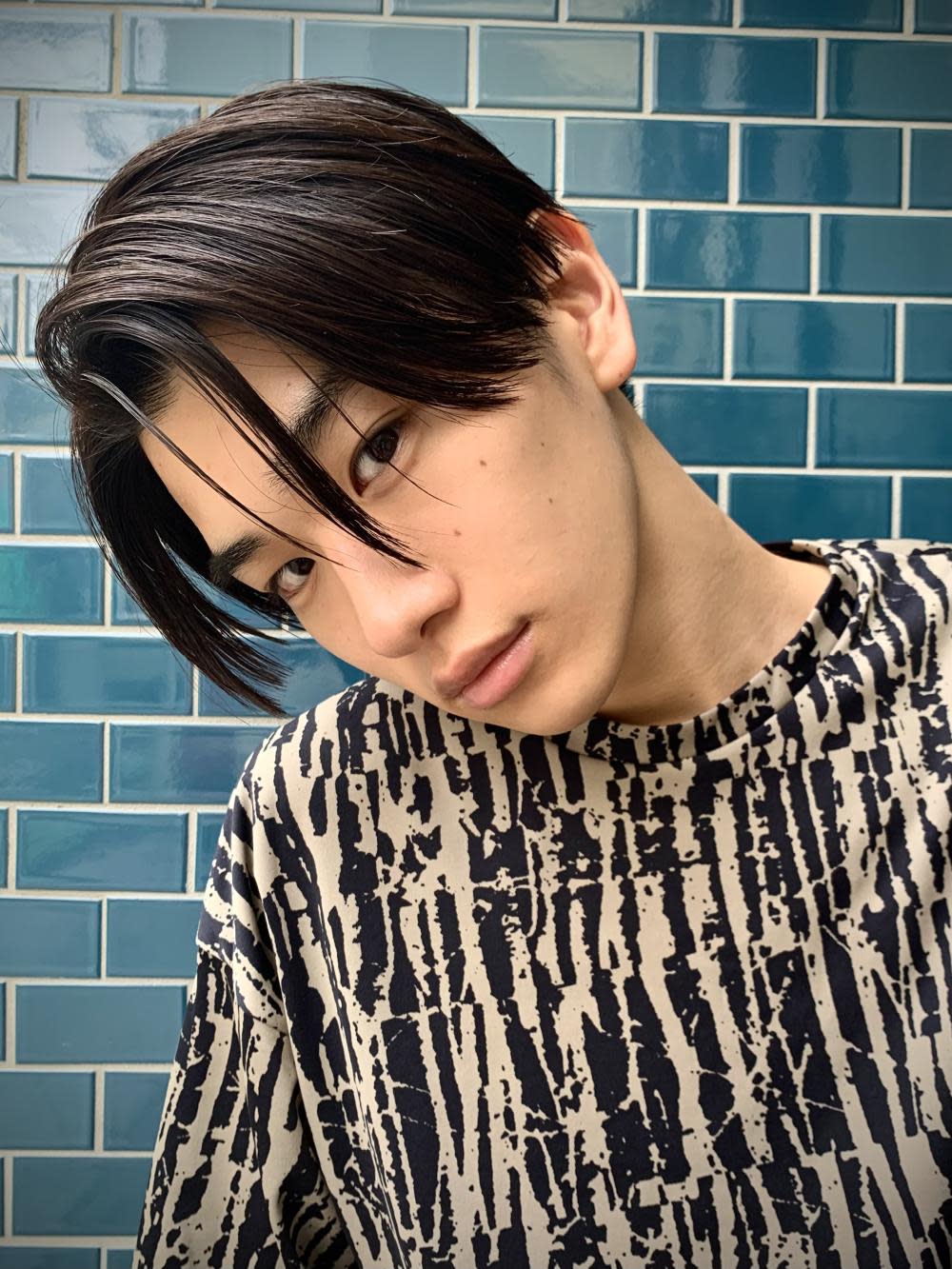 bococa by KENJE/メンズカット｜フェード【ボコカバイケンジ】のスタイル紹介。メンズカットアンニュイセンターパート