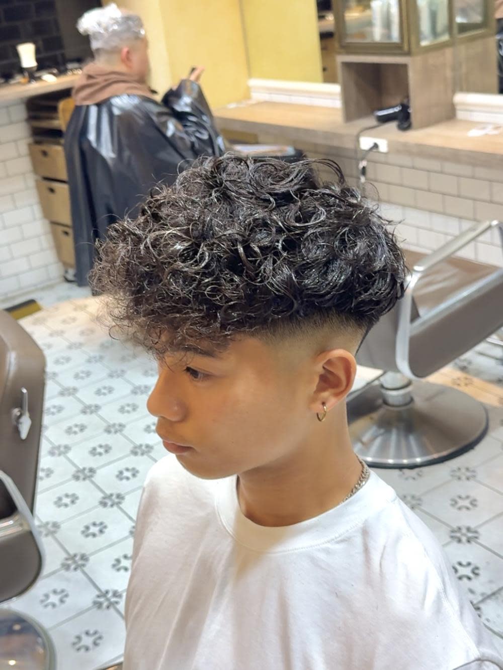 GROOMER/S TOKYO for mens salon【グルーマーズトウキョウフォーメンズサロン】のスタイル紹介。スペインカール　フェード　海外風　メンズパーマ