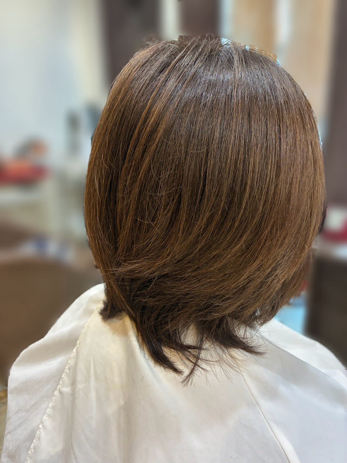 Party ticket.【パーティーチケット】のスタイル紹介。大人ミディアム レイヤーカット 30代/40代/50代