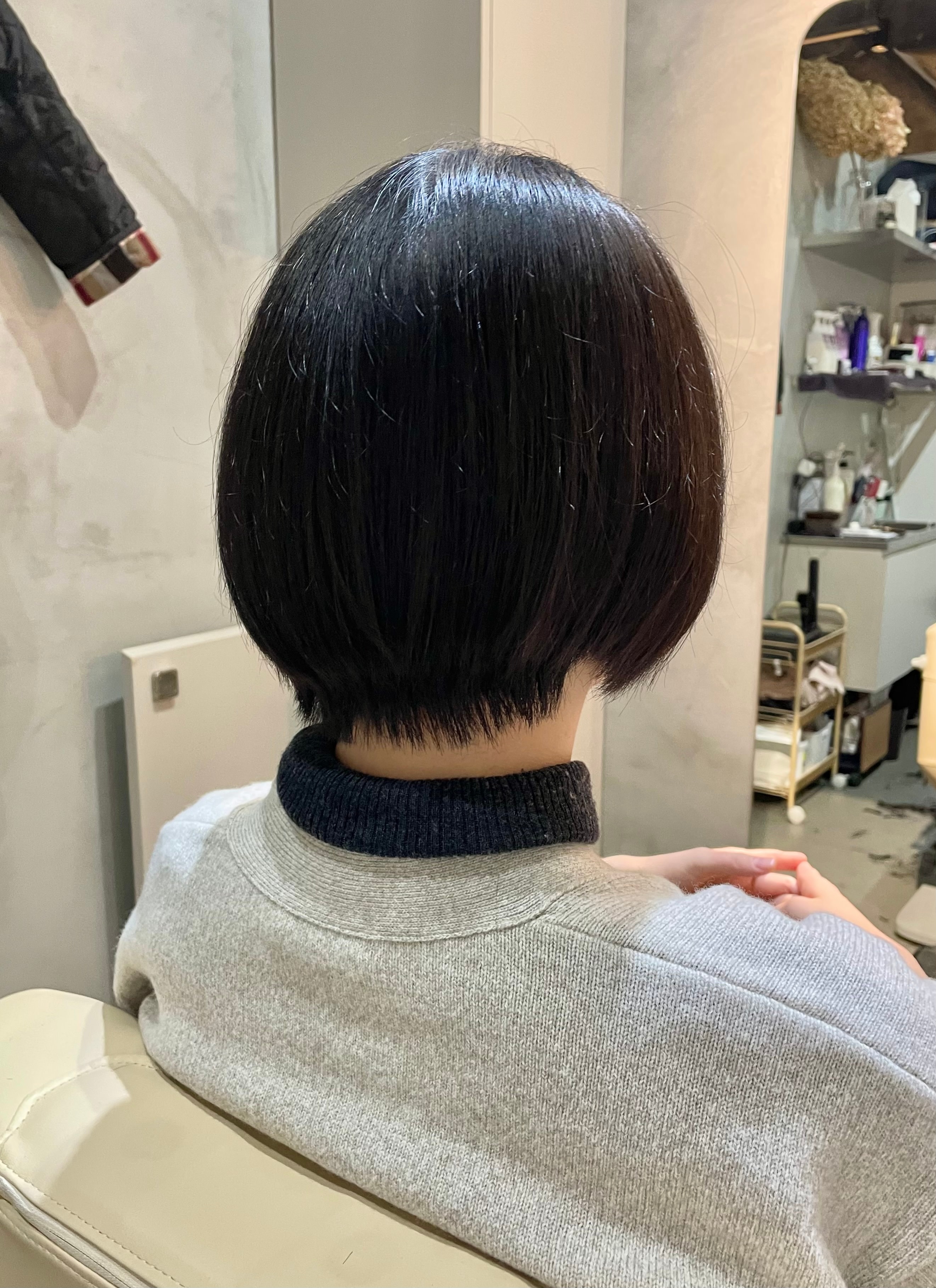 joie 銀座【ジョワ】【ジョワ ギンザ】のスタイル紹介。前下がりショート 黒髪