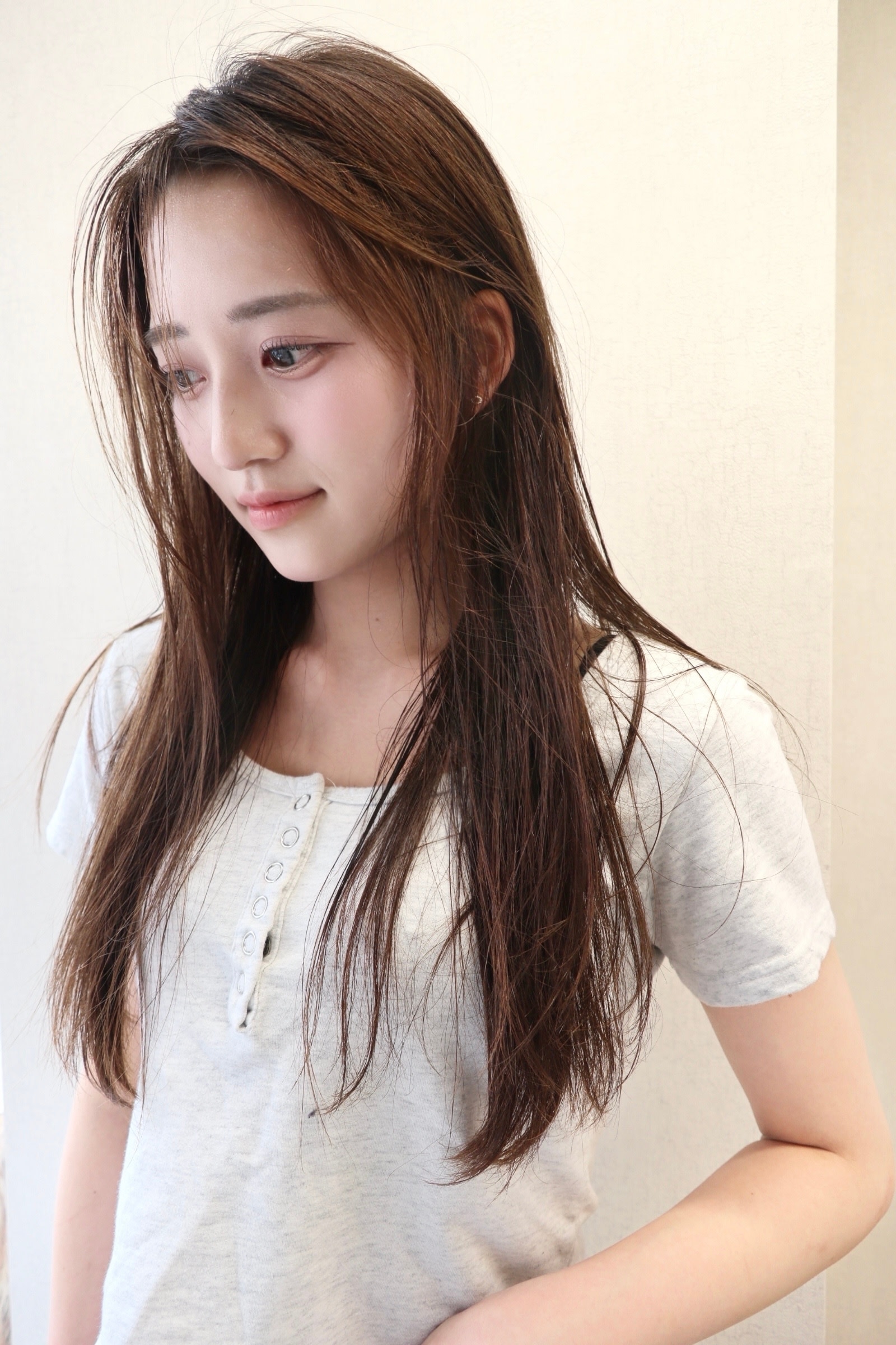 kiji 久屋大通/丸の内【キジ ヒサヤオオドオリ マルノウチ】のスタイル紹介。くすみベージュマロンベージュレイヤーカット久屋大通栄名古屋