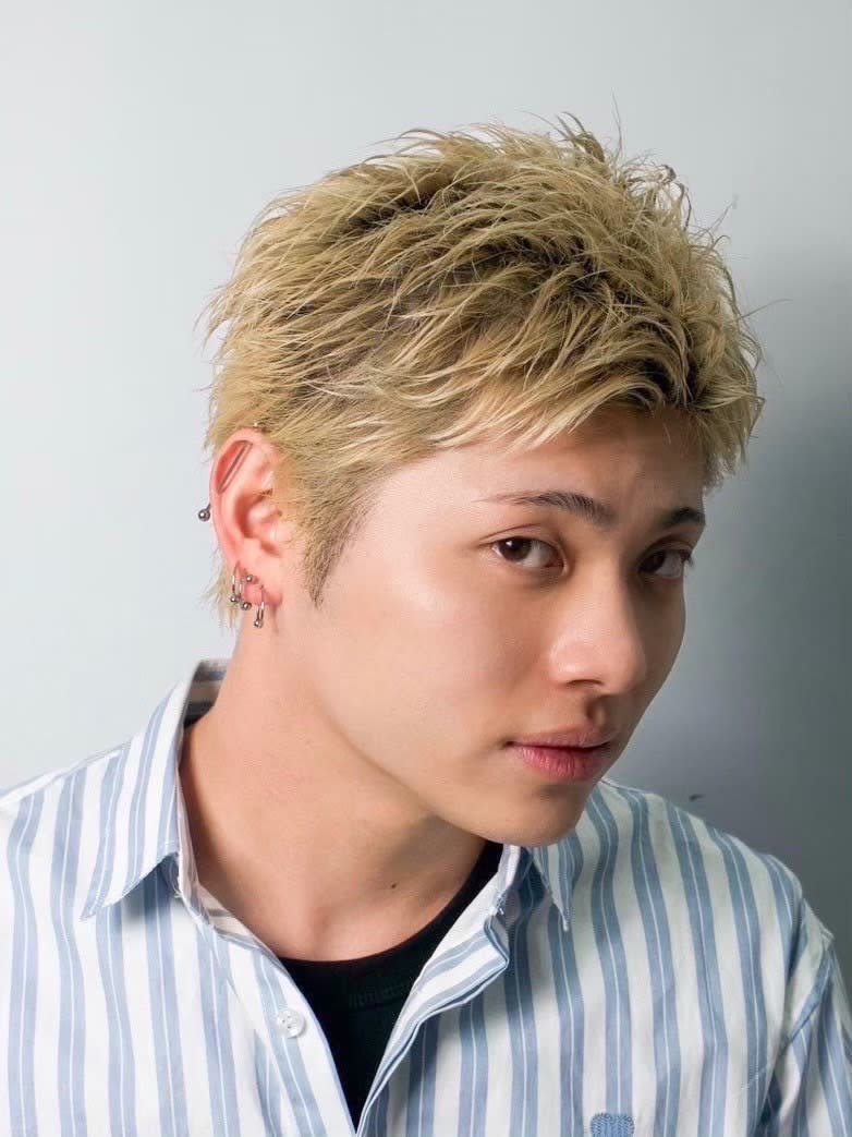 ヒロ銀座ヘアーサロン 五反田店【ヒロギンザヘアーサロンゴタンダテン】のスタイル紹介。ハイトーンショート