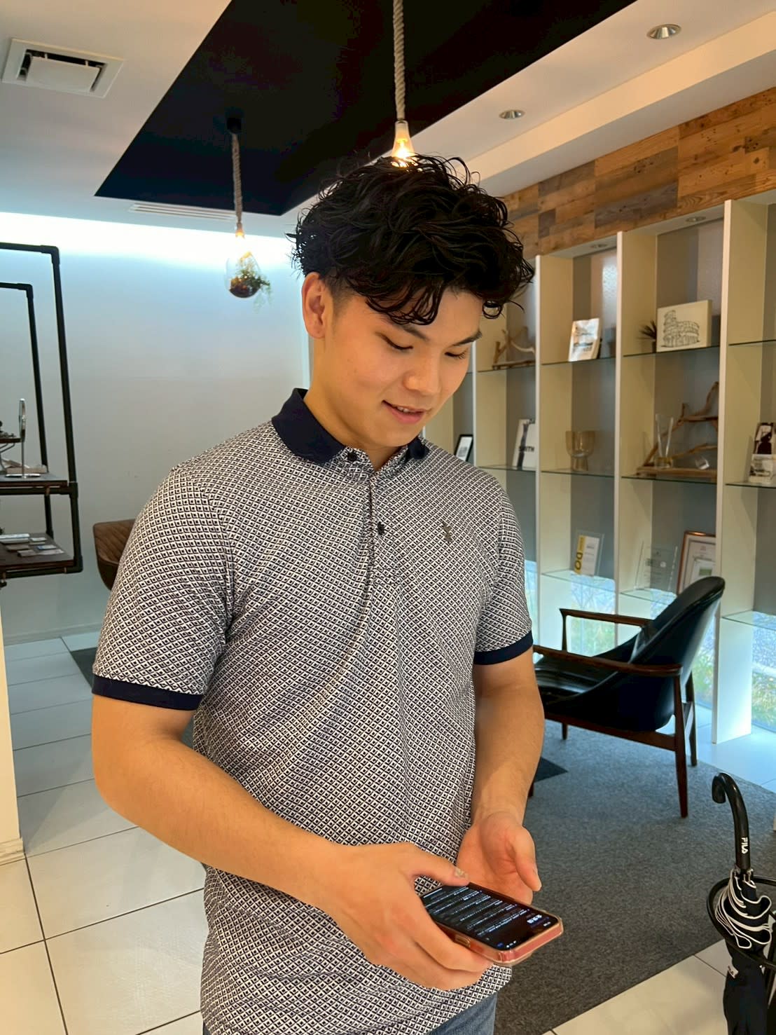 COMILE【コミレ】のスタイル紹介。似合わせニュアンスパーマ