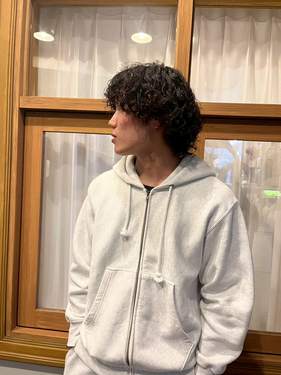 COMILE【コミレ】のスタイル紹介。くるくるマッシュパーマ