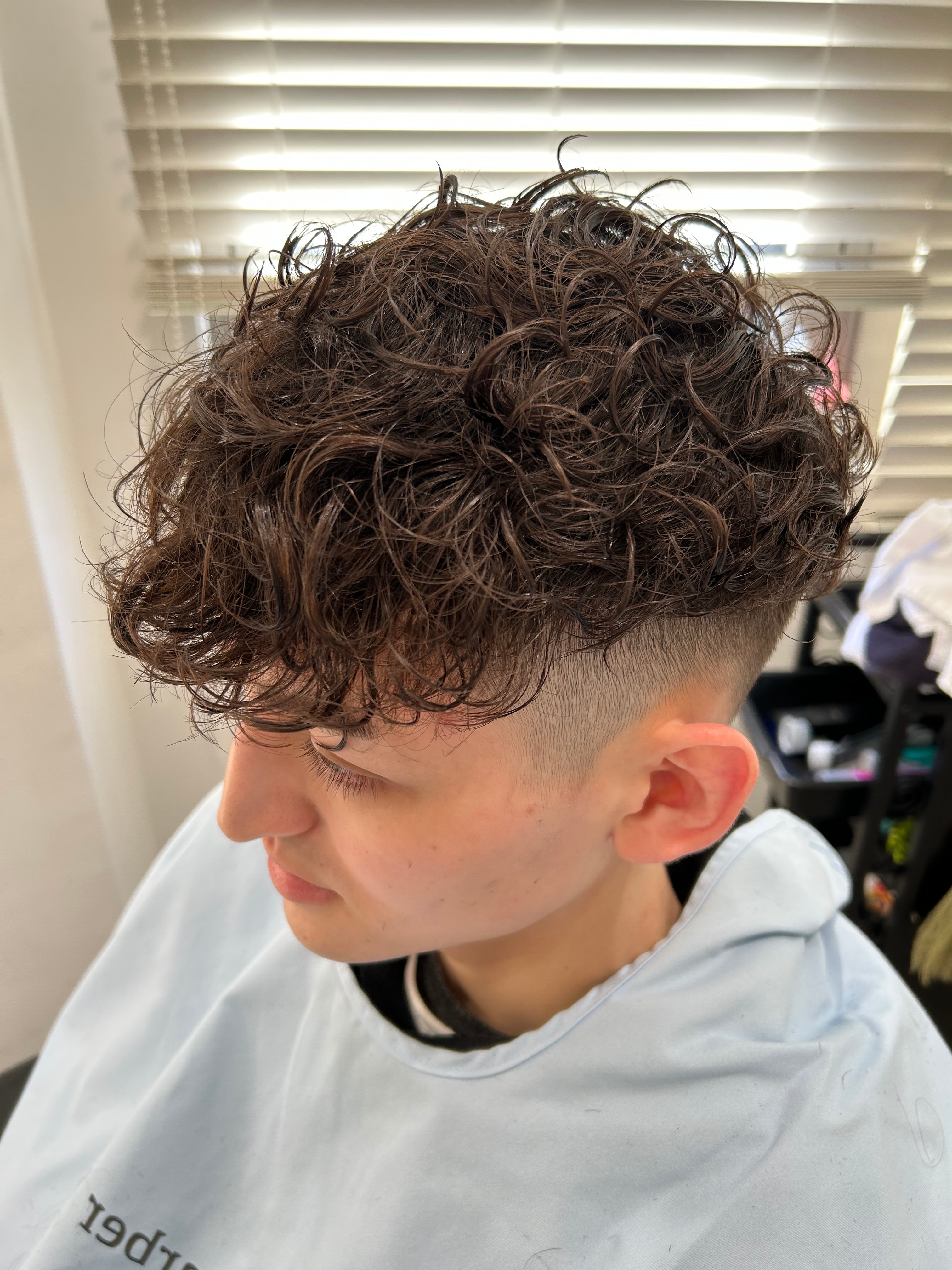 Pu-ro Barber【プーロバーバー】のスタイル紹介。スペインカール