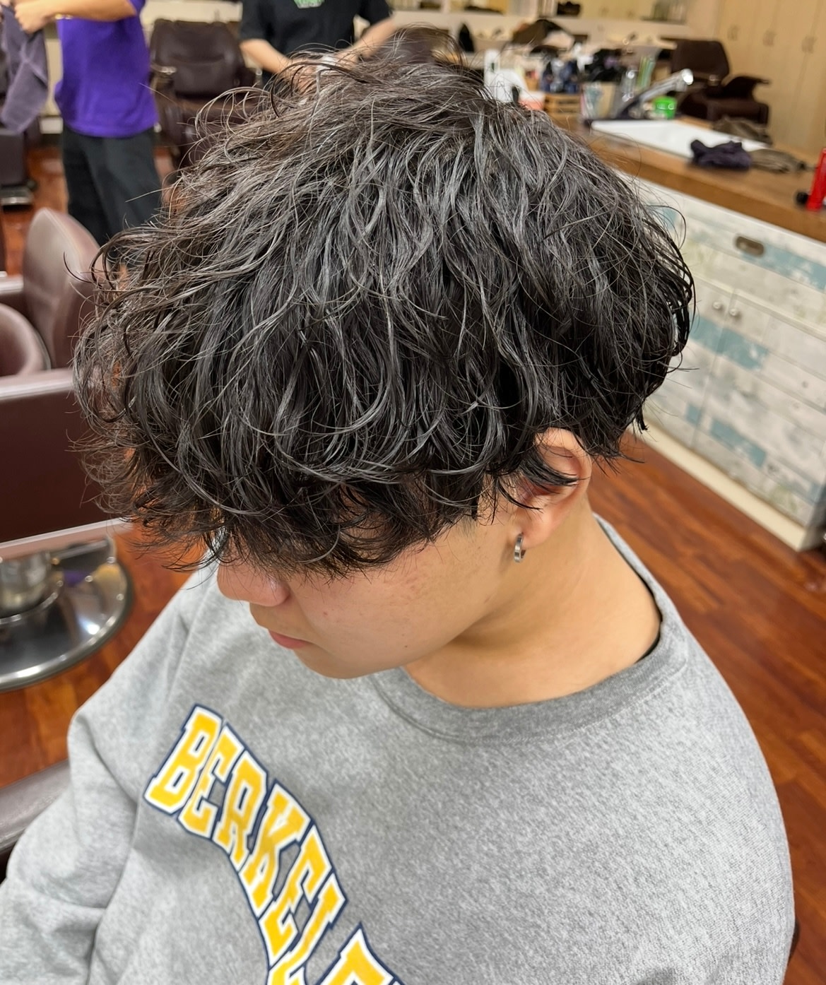 Hair Salon SKY【ヘアサロン スカイ】のスタイル紹介。波巻きパーマ