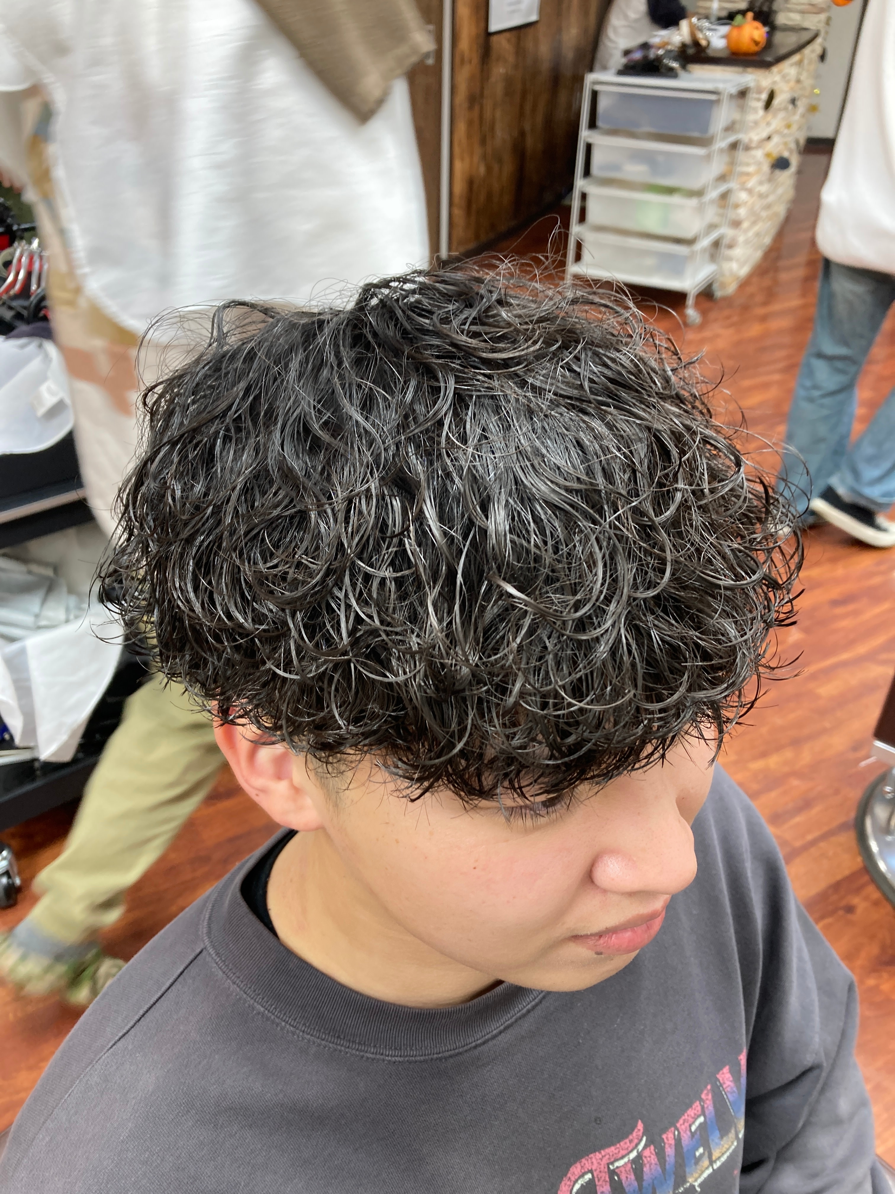 Hair Salon SKY【ヘアサロン スカイ】のスタイル紹介。波巻き