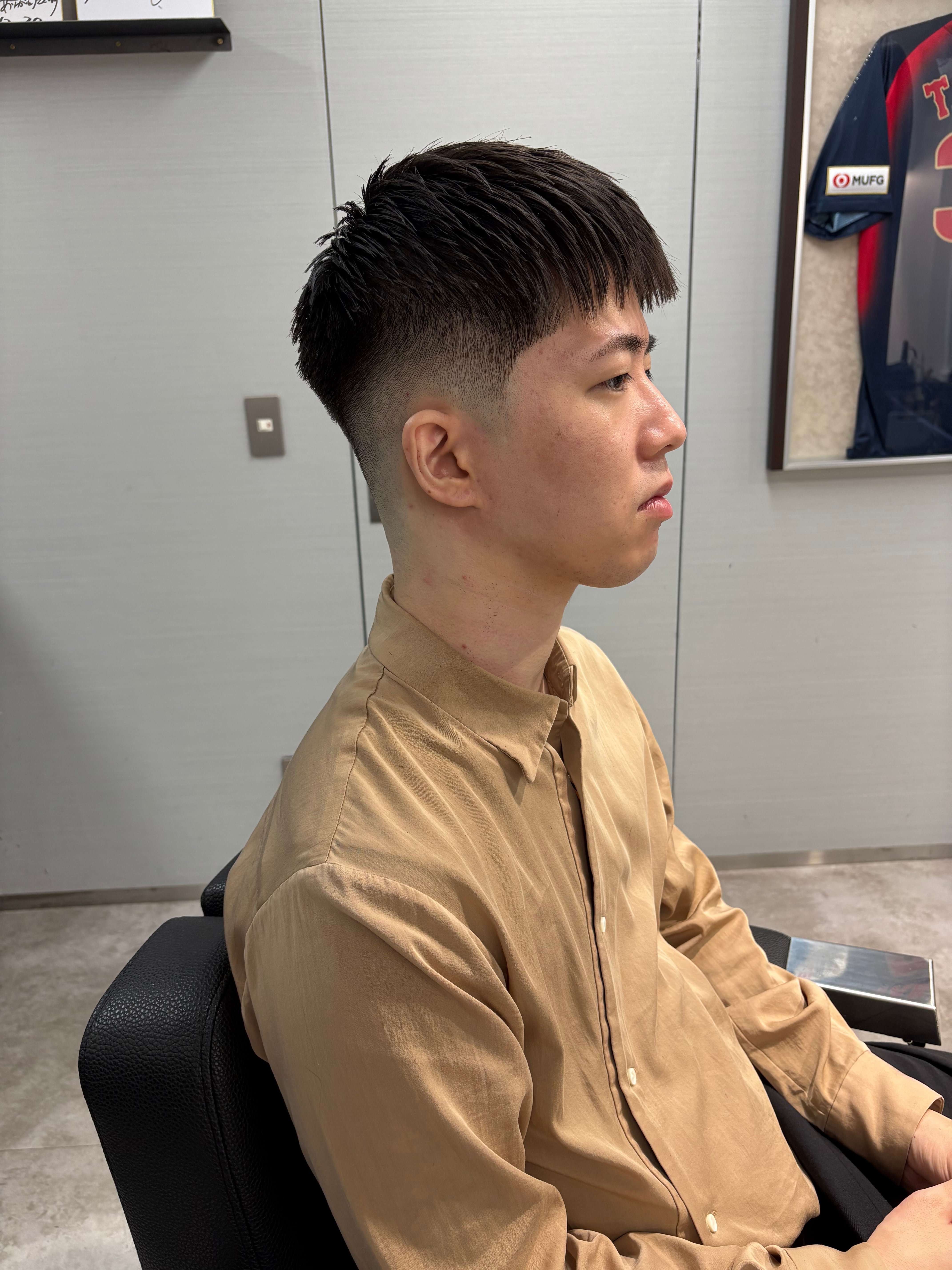 INTRO . by Fi-Ne 渋谷【イントロ バイ フィーネ シブヤ】【イントロ バイ フィーネ シブヤ】のスタイル紹介。バーバークロップミドルスキンフェードアイロンパーマ/渋谷