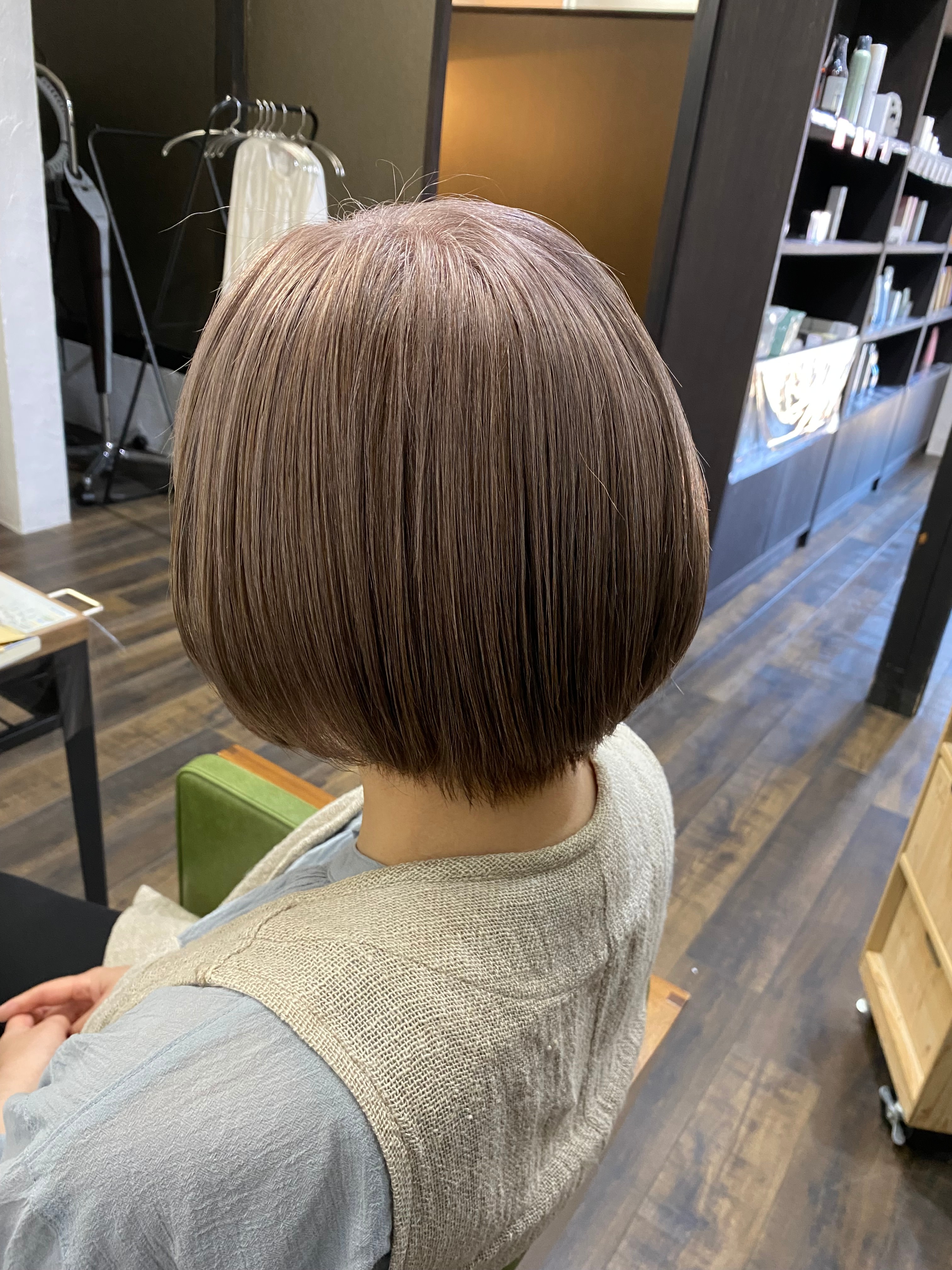 BirtH【バース】【バース】のスタイル紹介。白髪ぼかしベージュ