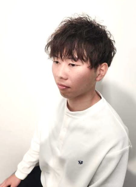 【メンズ個室サロン】ALL DAY HELLO`S 京都駅前店【メンズコシツサロン オールデイハローズキョウトエキマエテン】のスタイル紹介。柔らか質感のゆるふわマッシュショート