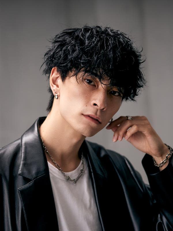 men's salon Gaudi 博多店【メンズサロン ガウディ】【メンズサロン ガウディ ハカタテン】のスタイル紹介。メンズマッシュ×シャドウパーマ