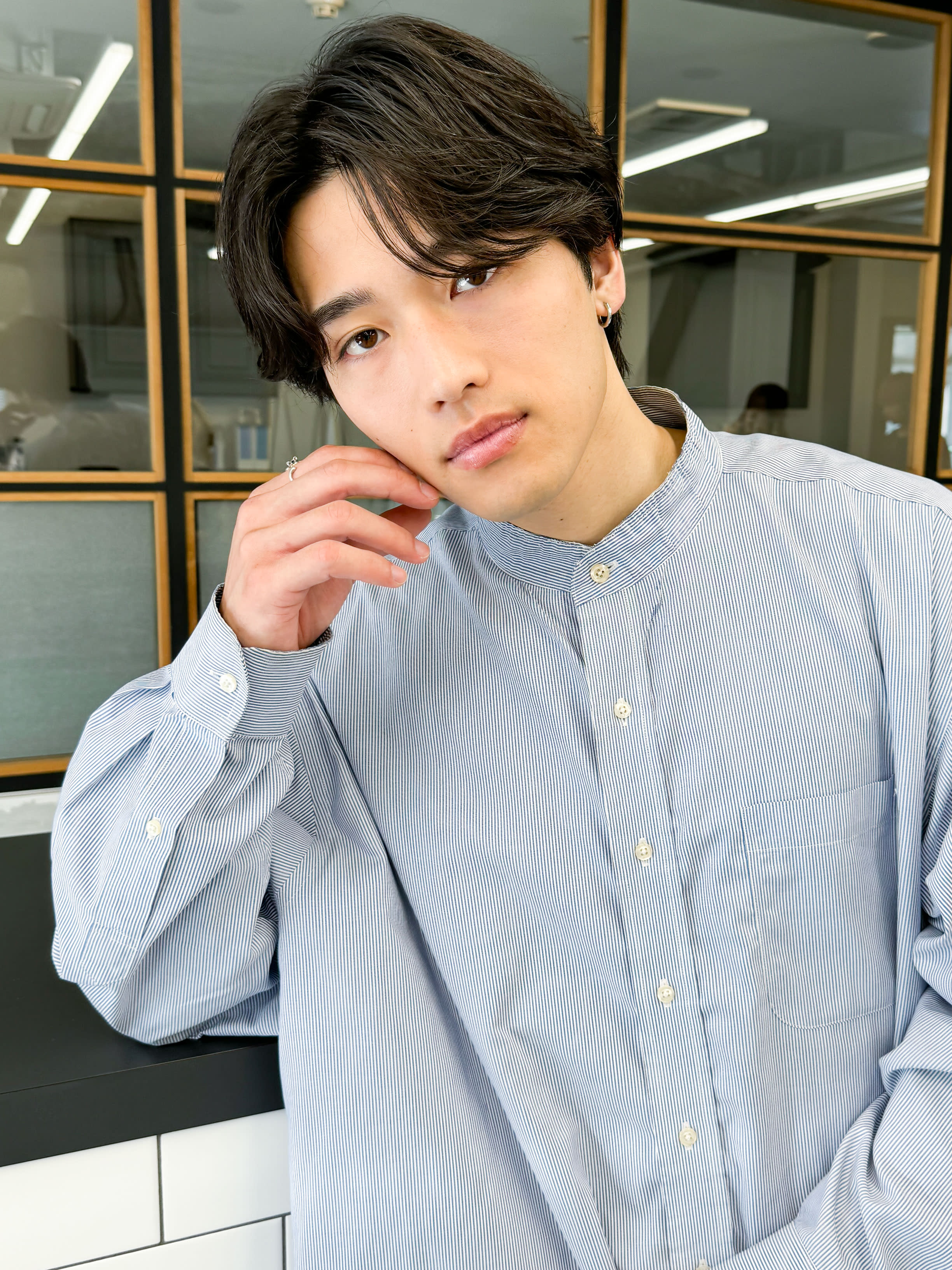 L men's 渋谷 メンズカット/眉毛/メンズ パーマ/ニュアンスパーマ【エル メンズ】のスタイル紹介。大人男性ニュアンスパーマナチュラルカラー冬メンズパーマ