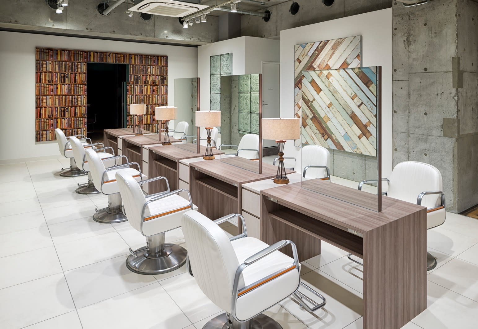 HAIR & MAKE EARTH 中野店のアイキャッチ画像