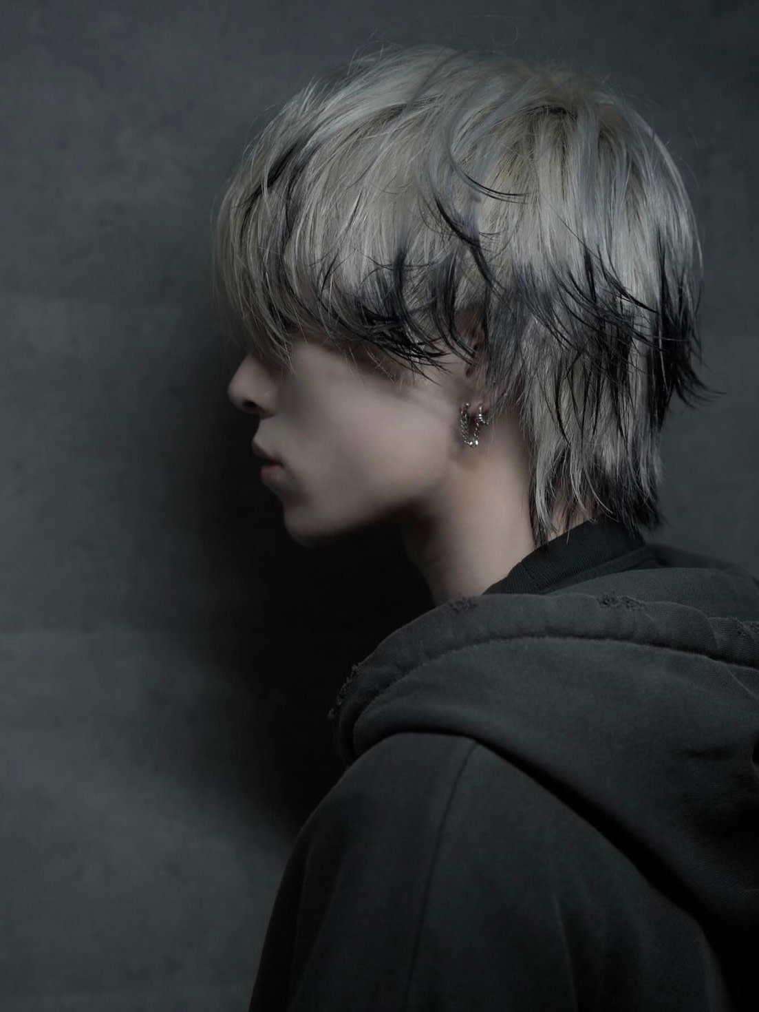 syn【シン】のスタイル紹介。ポイントカラーウルフ