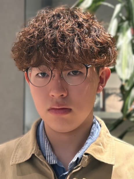 Men's Salon bloc【メンズサロンブロック】のスタイル紹介。ツイストスパイラルパーマ 束感 ブラウン マッシュパーマ