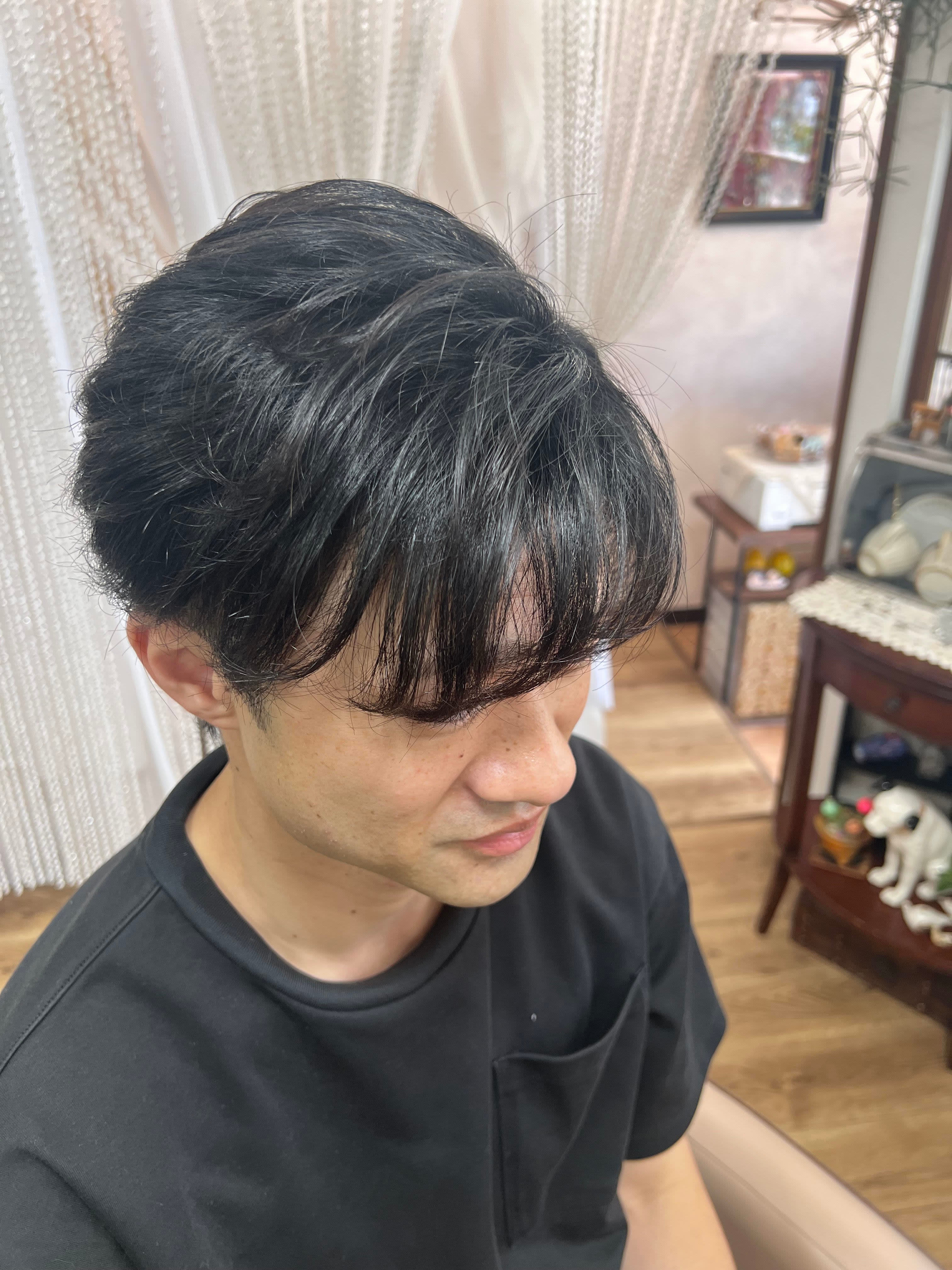 Hair Salon 63【ヘアサロン ロミ】のスタイル紹介。メンズ/前髪長めの大人ナチュラルマッシュ