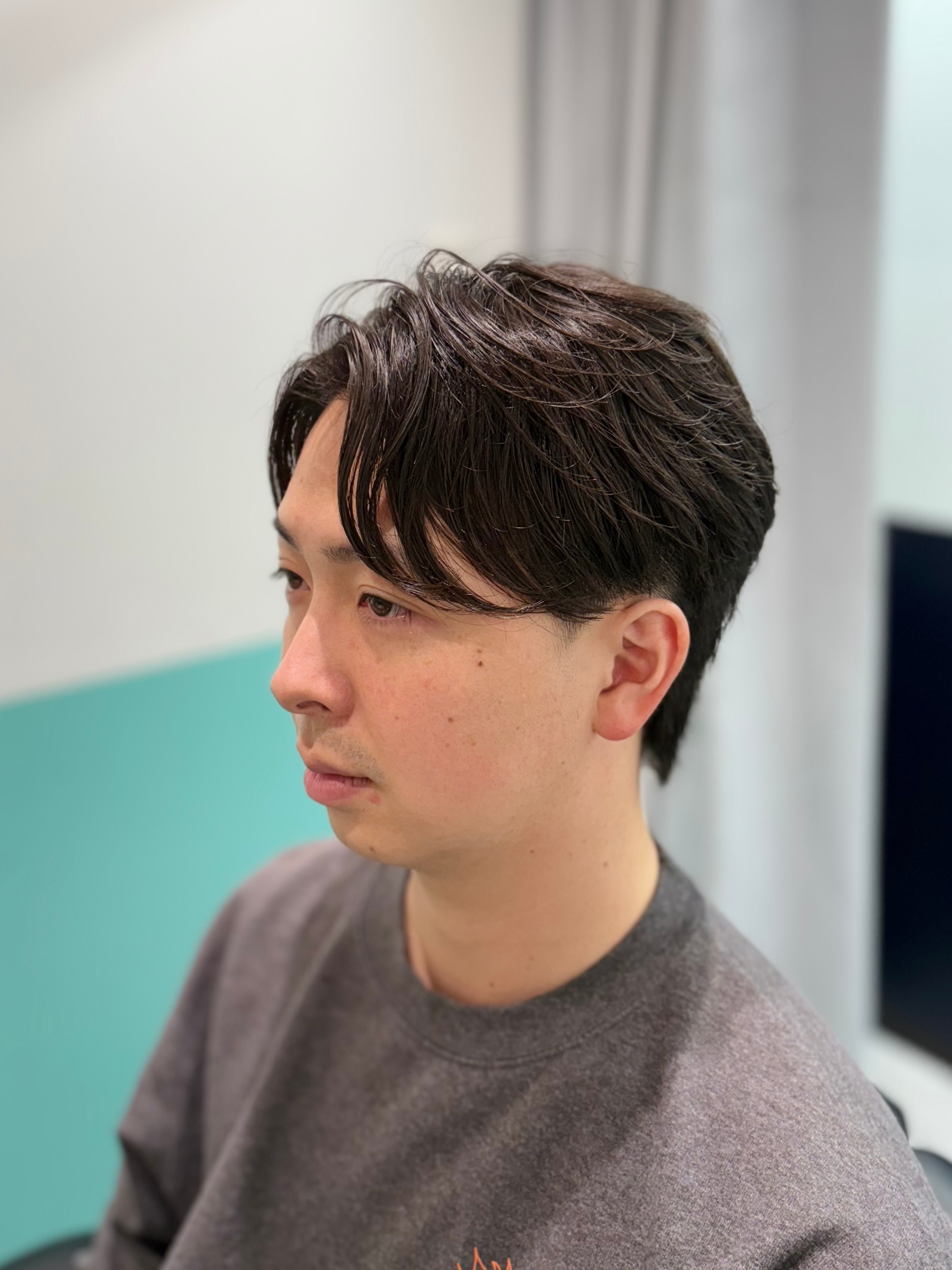 【シェアサロン】 LIBERTY SHARE BARBER 銀座【リバティ シェア バーバー】のスタイル紹介。ニュアンスパーマセンターパート