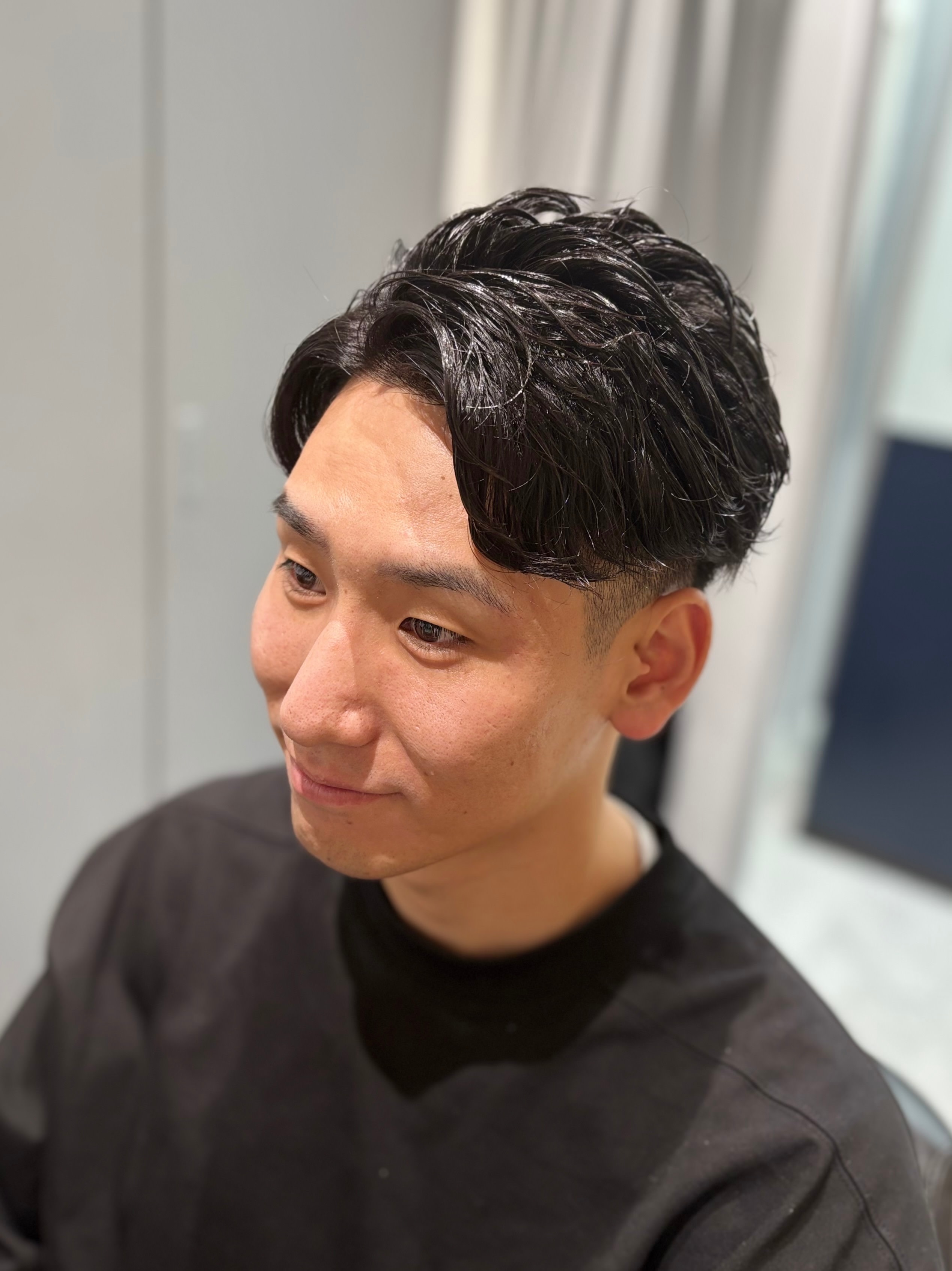 【シェアサロン】 LIBERTY SHARE BARBER 銀座【リバティ シェア バーバー】のスタイル紹介。テーパーフェードフェザーパーマ