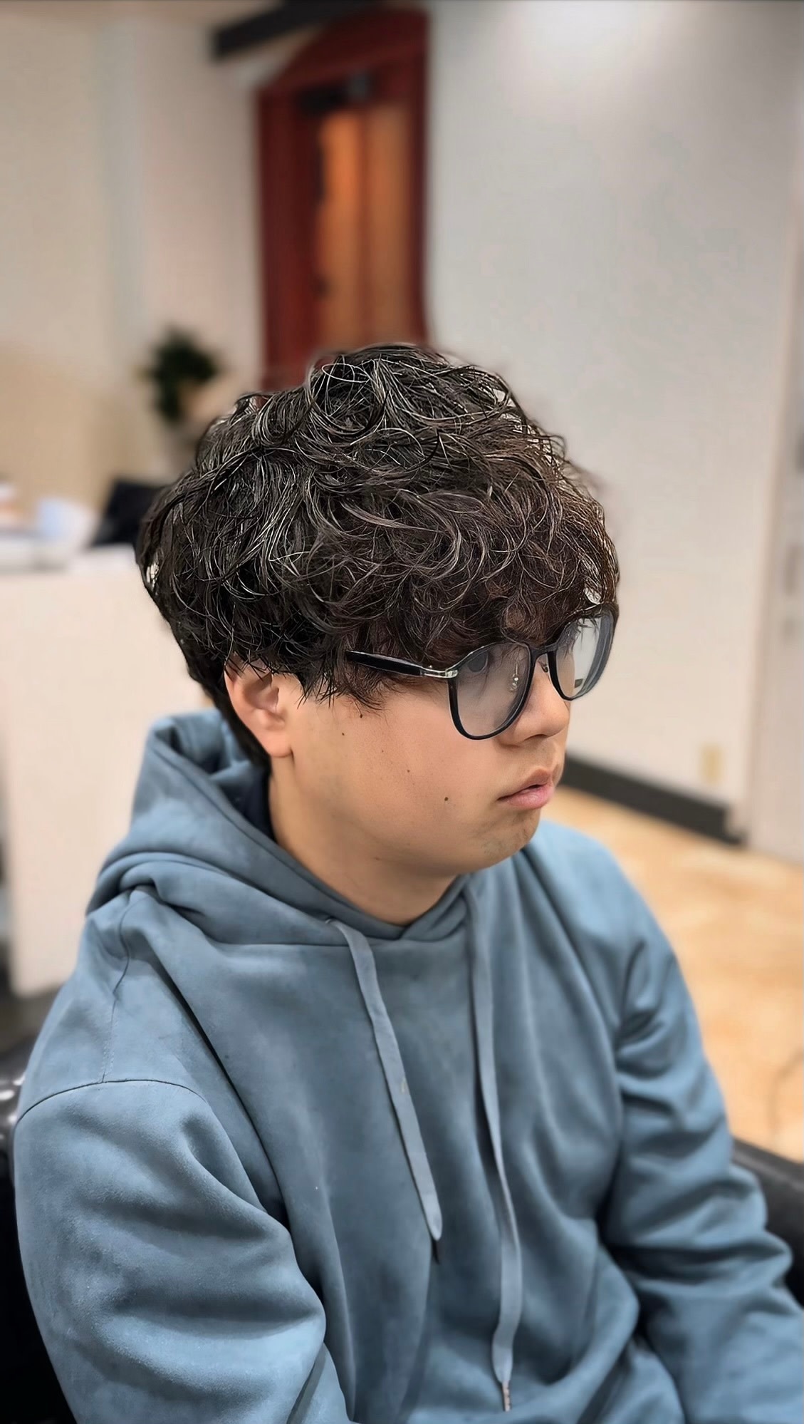 Les Mains メンズ特化サロン【レマン】【レマン メンズトッカサロン】のスタイル紹介。波巻きパーマ