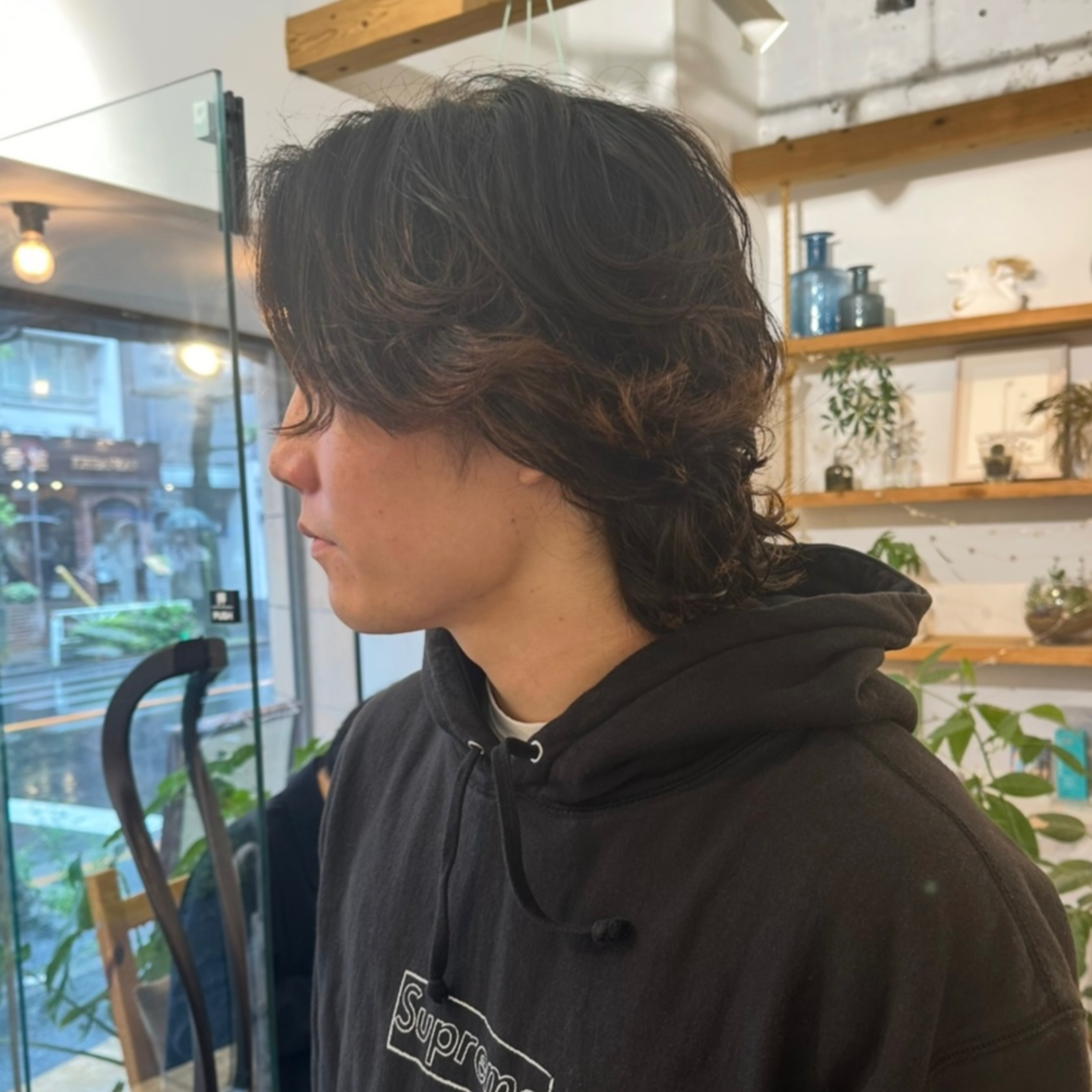 Hair Salon Mimosa Works【ヘアサロンミモザワークス】のスタイル紹介。サーフカール/センターパート